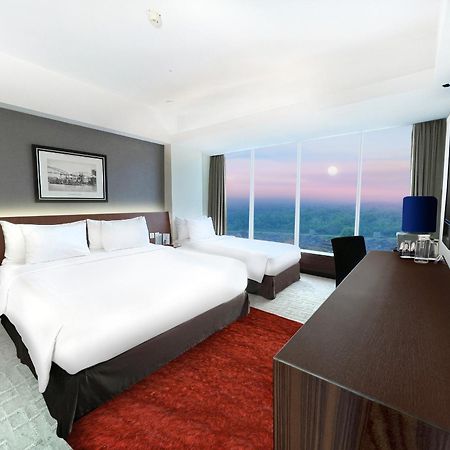Aston Madiun Hotel & Conference Center Екстериор снимка