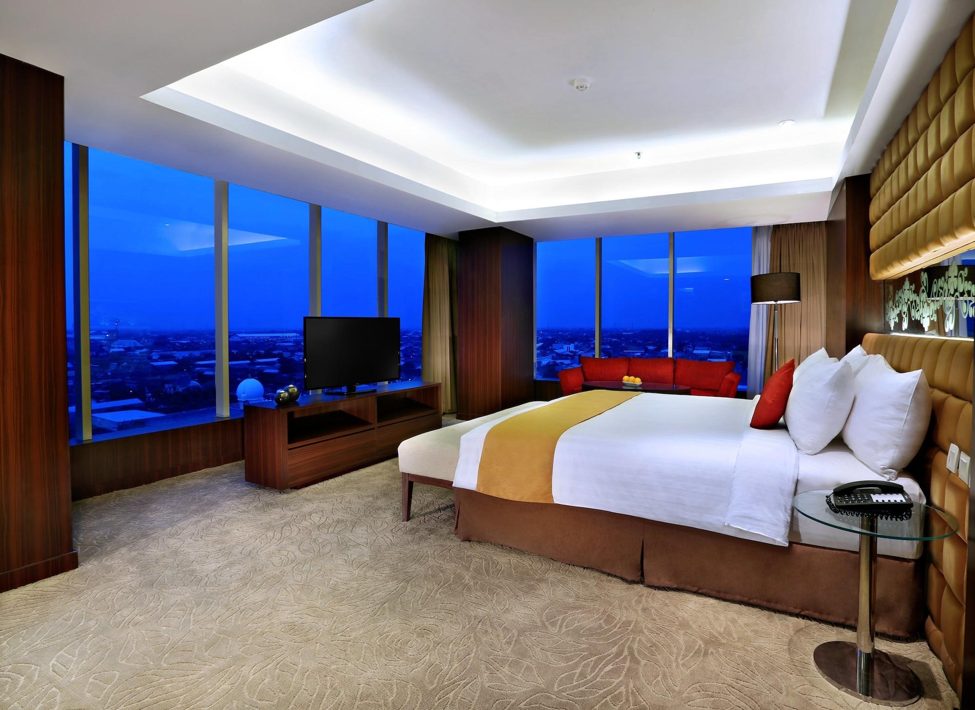 Aston Madiun Hotel & Conference Center Екстериор снимка