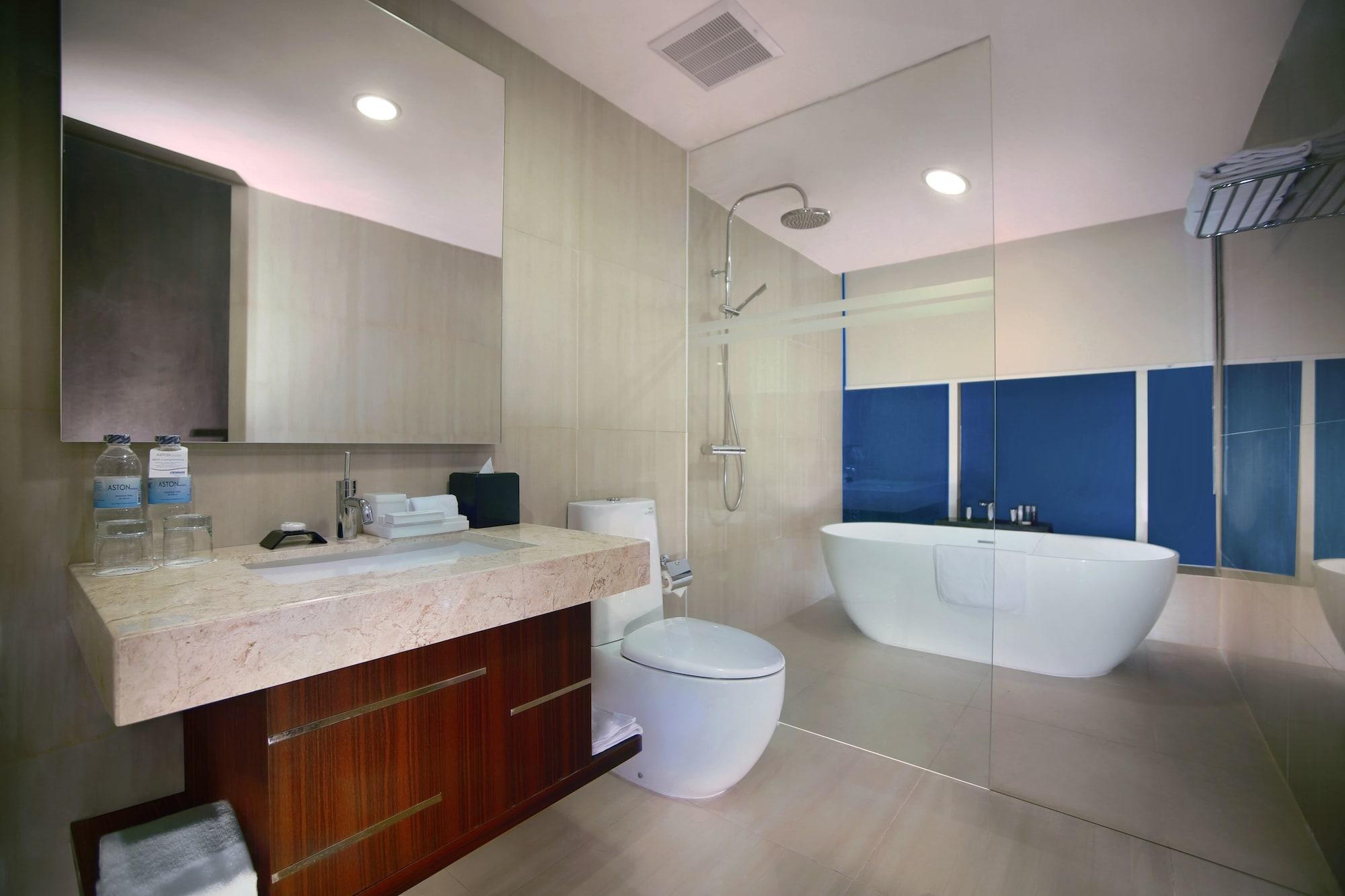 Aston Madiun Hotel & Conference Center Екстериор снимка