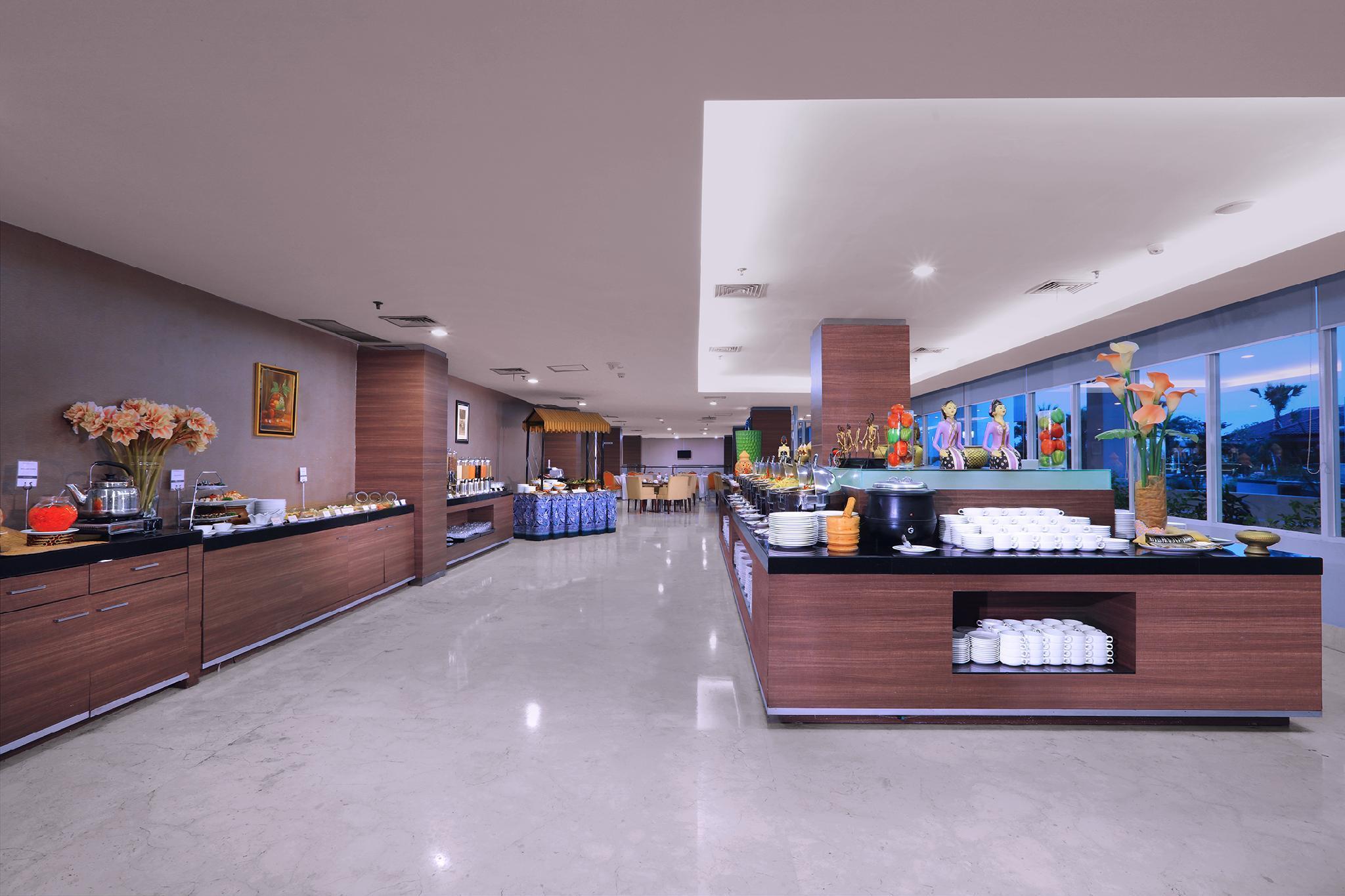 Aston Madiun Hotel & Conference Center Екстериор снимка