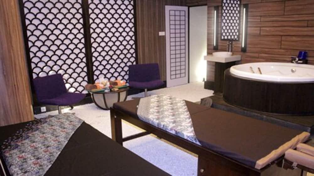 Aston Madiun Hotel & Conference Center Екстериор снимка