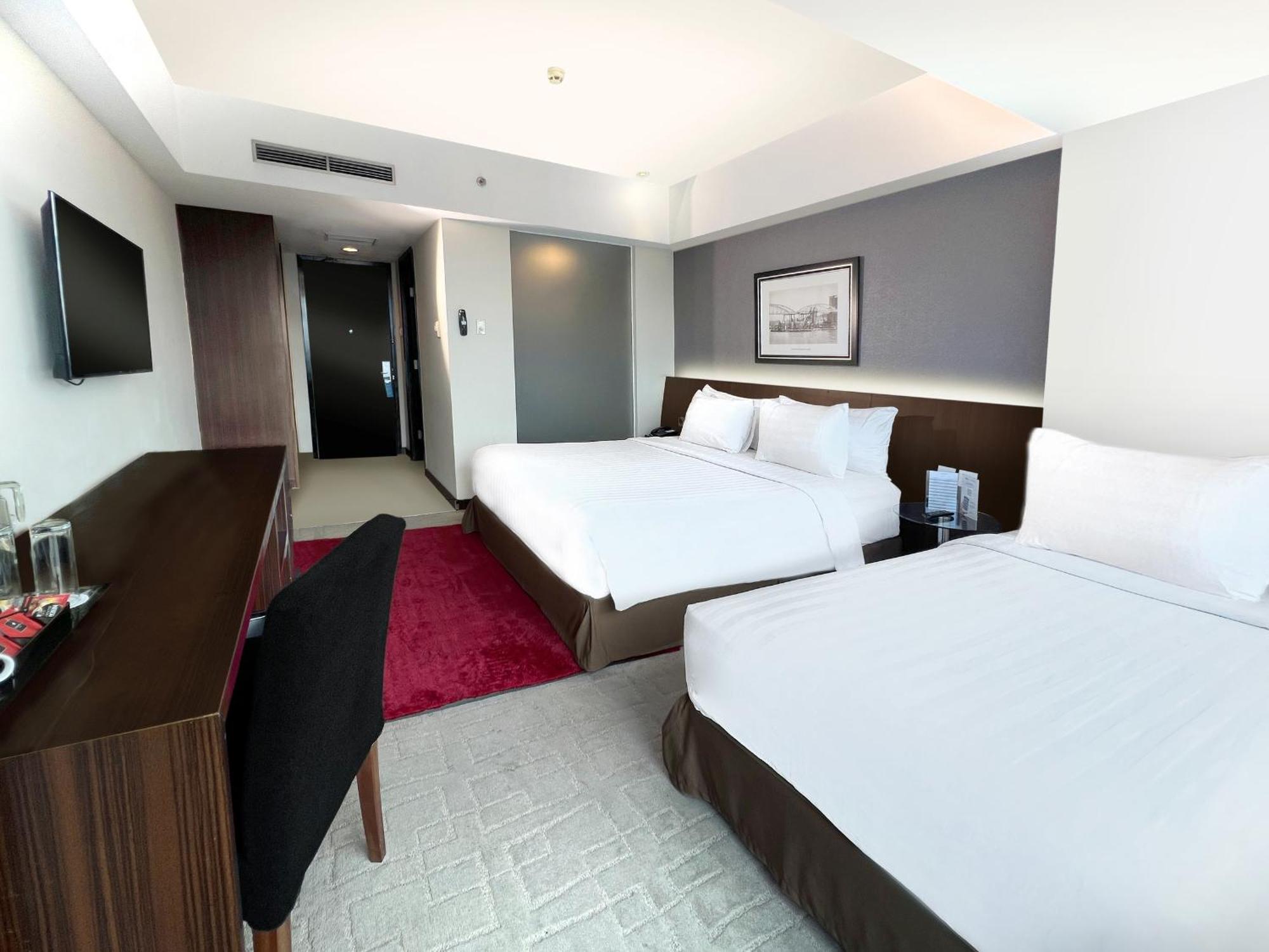 Aston Madiun Hotel & Conference Center Екстериор снимка