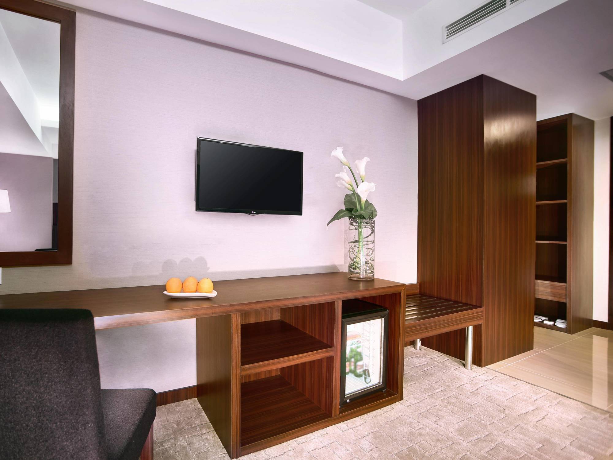 Aston Madiun Hotel & Conference Center Екстериор снимка