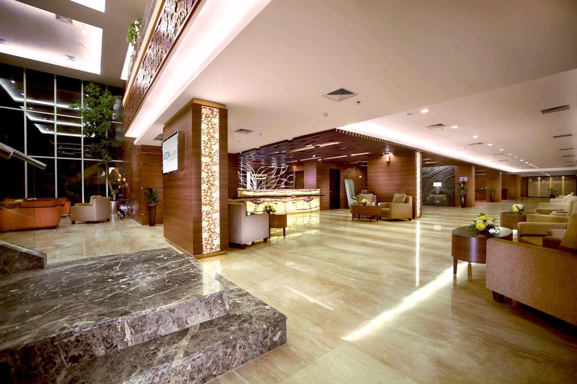 Aston Madiun Hotel & Conference Center Екстериор снимка